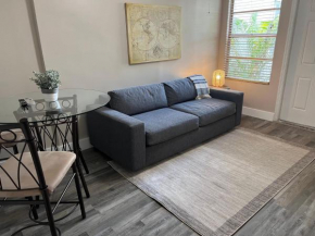 Fully Furnished Hollywood, min 1 month stay, cozy unit